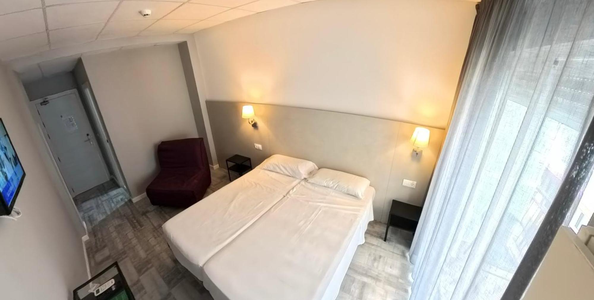 Hotel Hotel Bed And Breakfast Benidorm 2*
